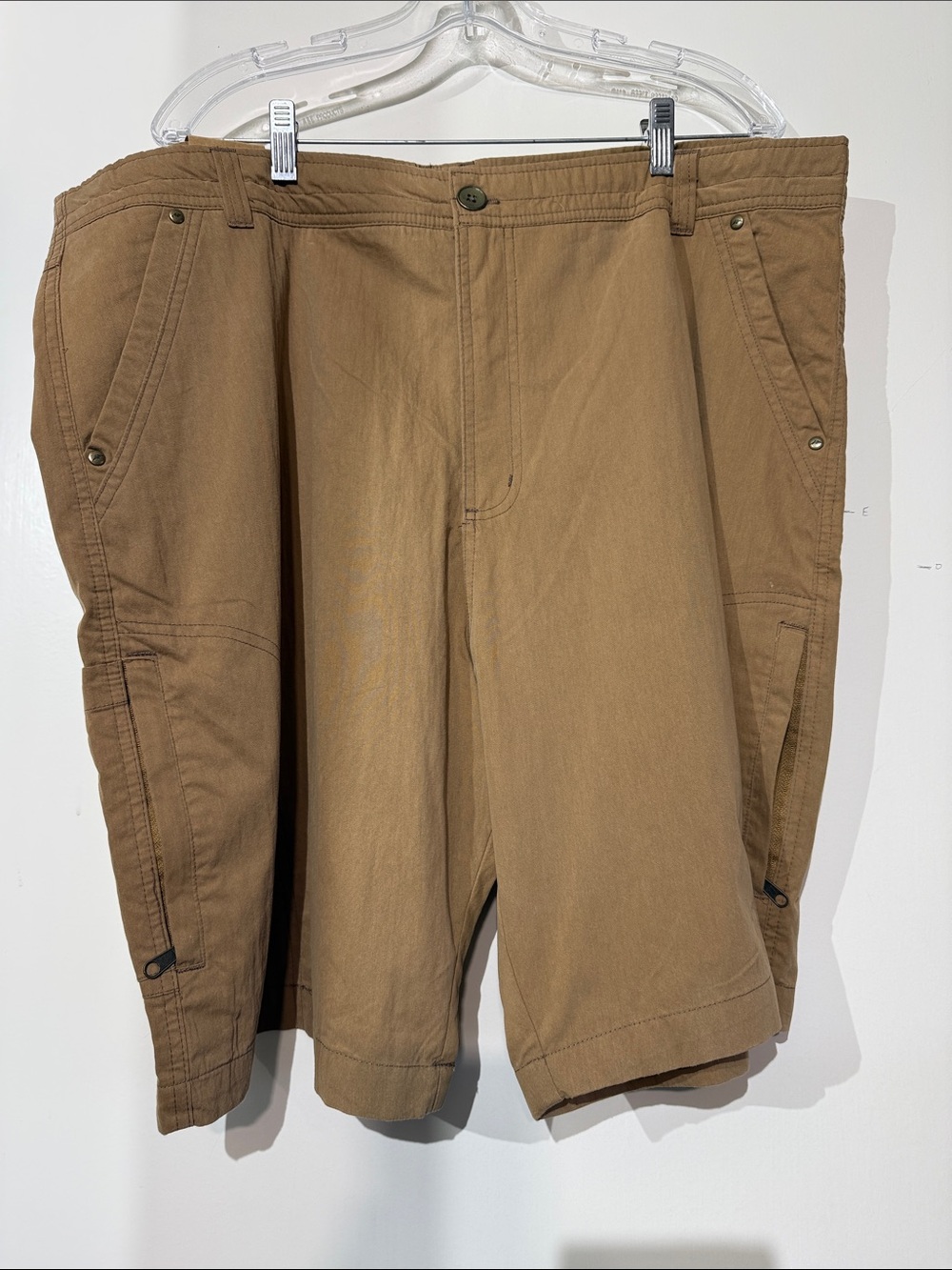 Pacific Trail Men's Cargo Shorts in Brown Tan